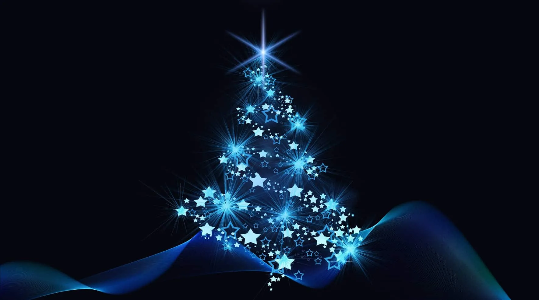 Leuchtender Weihnachtsbaum aus blauen Sternen vor schwarzem Nachthimmel